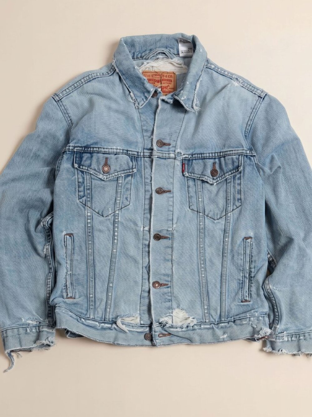 Vintage Y2K Levis 70507 Distressed Thrashed Denim Trucker Jacket Mens M Light